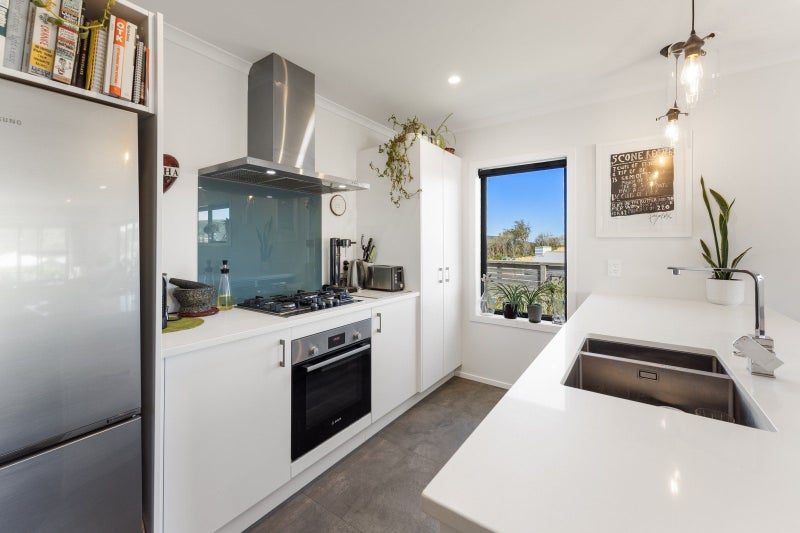 155 Waipounamu Drive, Kelson, Lower Hutt - Carousel 2