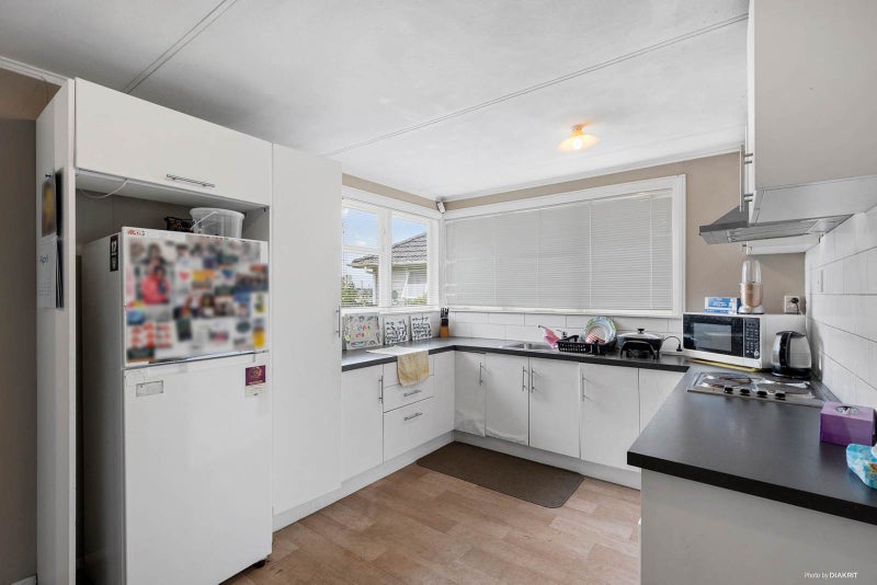 11 Nola Crescent, Otara, Auckland - Carousel 2