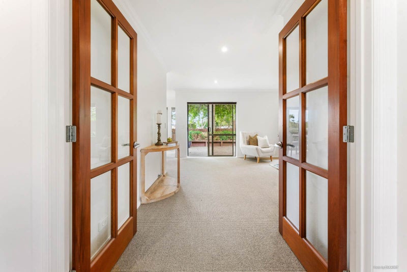 16 Aspatria Place, Northpark, Auckland - Carousel 1