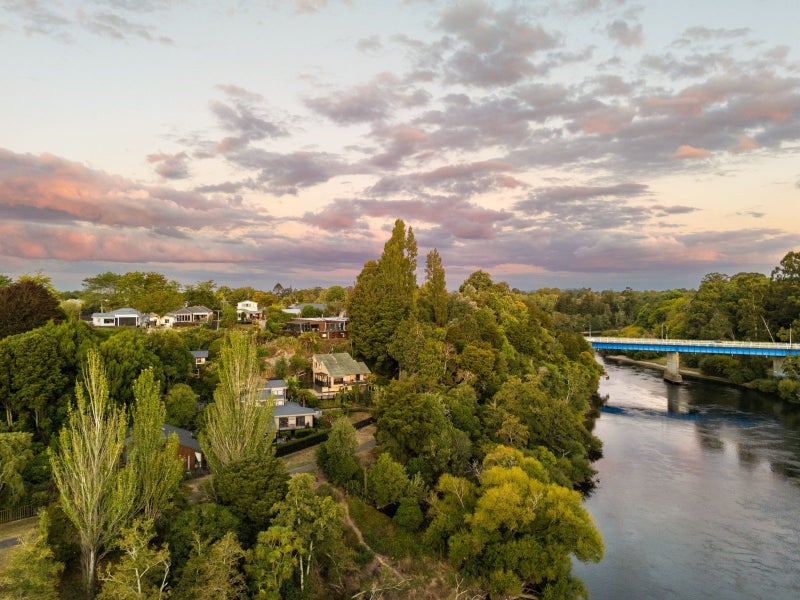 1B Sillary Street, Hamilton East, Hamilton - Carousel 2