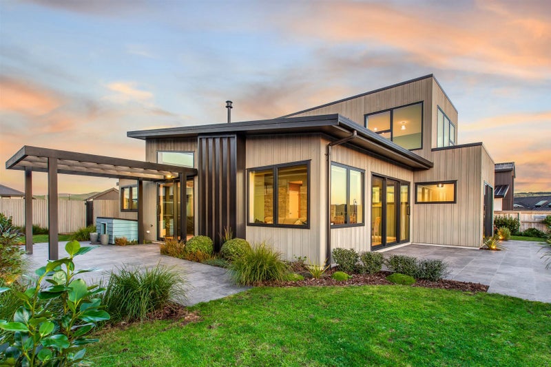 12 Rotorua Grove, Aotea, Porirua - Carousel 2