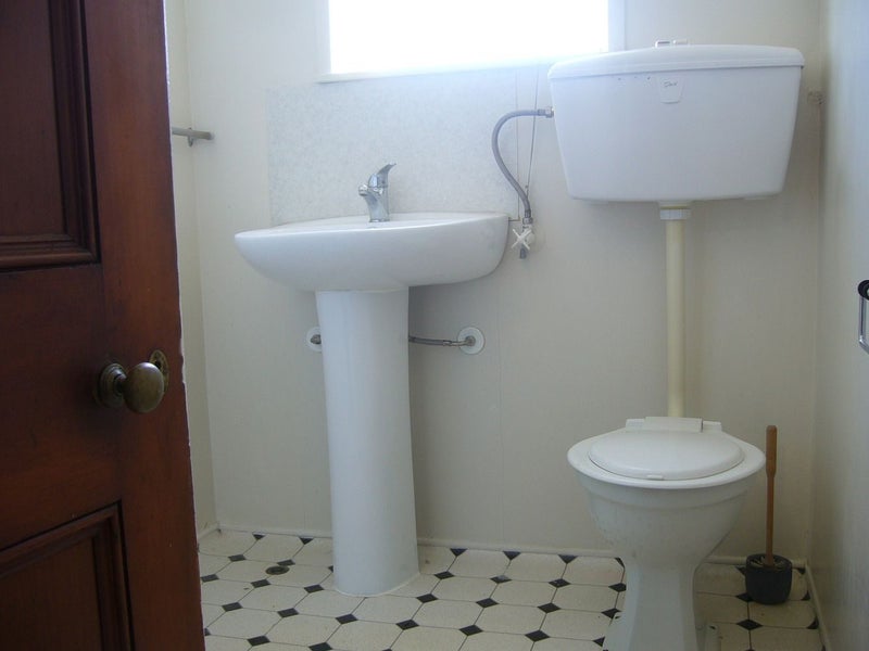 16 Levy Street, Mount Victoria, Wellington - Carousel 11