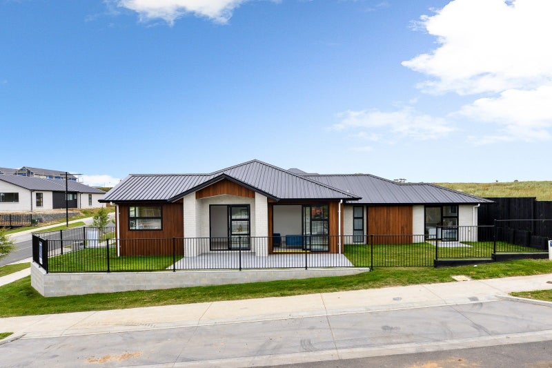 15 Lucina Rise, Peacocke, Hamilton - Carousel 1