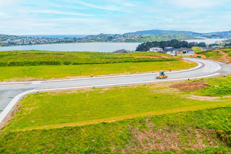 214 John Burke Drive, Aotea, Porirua - Carousel 2