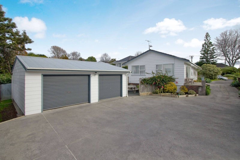 208 Methuen Road, New Windsor, Auckland - Carousel 1