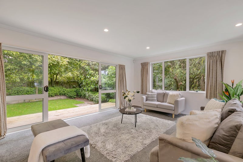 63A Larsen Crescent, Tawa, Wellington - Carousel 2