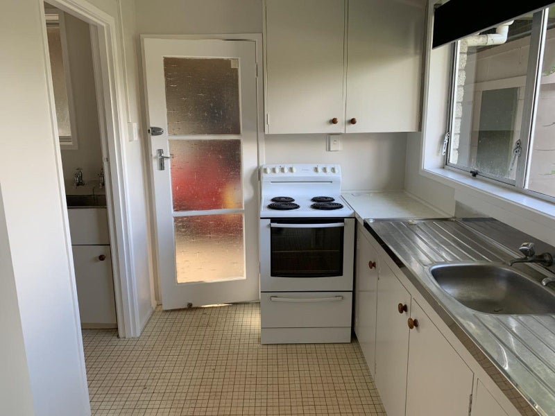 27A Resthill Crescent, Glenview, Hamilton - Carousel 2