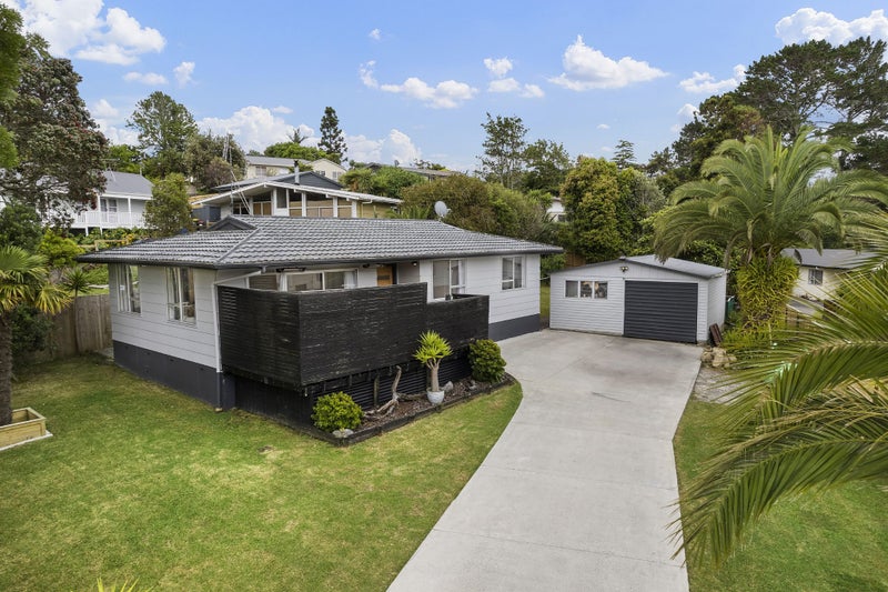11 Sun Valley, Hatfields Beach, Orewa - Carousel 1