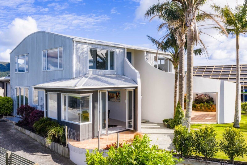 43 Cullen Street, Mangawhai Heads, Mangawhai - Carousel 1