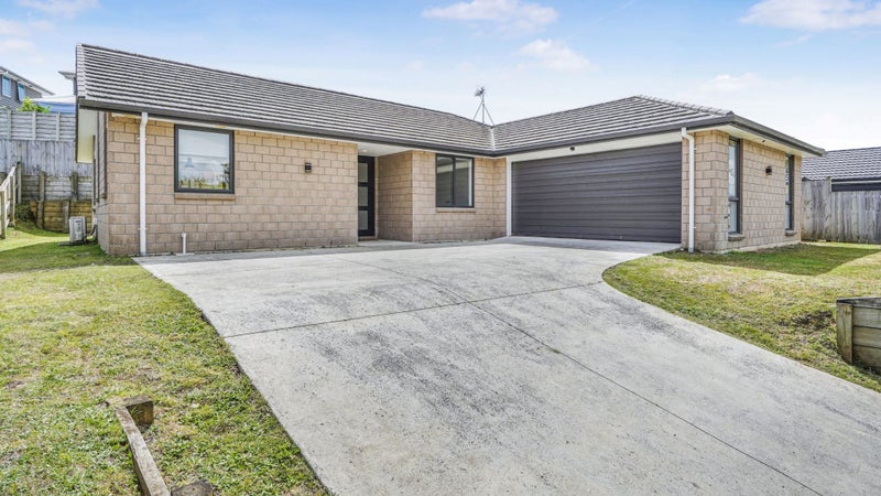 30 Blackwood Crescent, Glenview, Hamilton - Carousel 1
