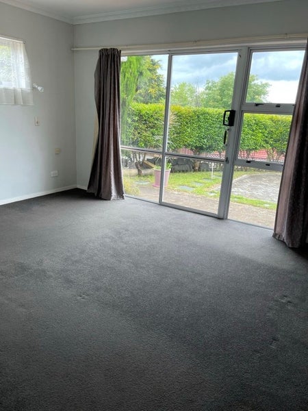 57 Glen Lynne Avenue, Queenwood, Hamilton - Carousel 2