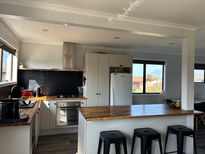 11 Highland Drive, Pukete, Hamilton - Carousel 2
