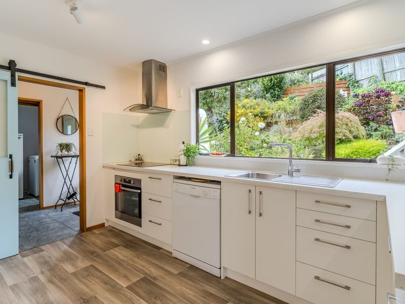 7 Brugh Place, Waverley, Dunedin - Carousel 2