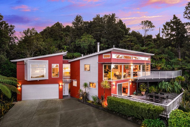 535 Scenic Drive, Waiatarua, Auckland - Carousel 1