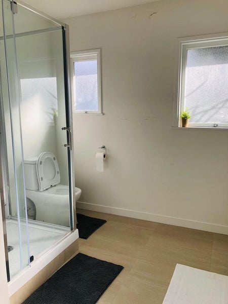 10/11 Tawera Road, Greenlane, Auckland - Carousel 16