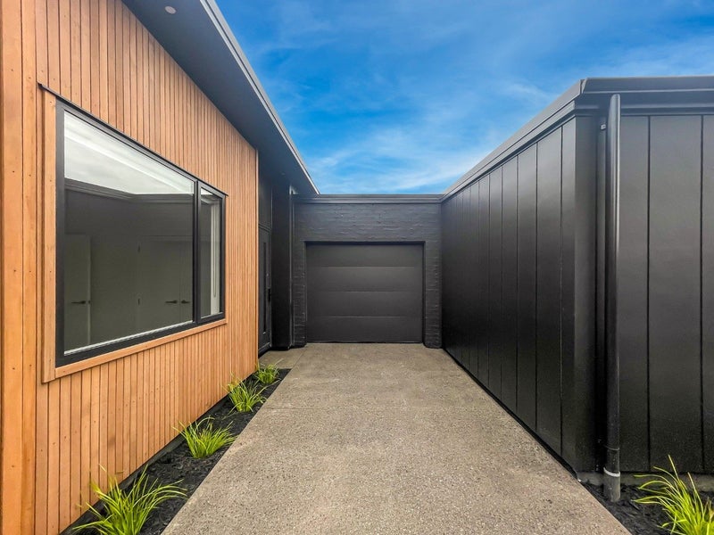 4/25 Sandwich Road, St Andrews, Hamilton - Carousel 2