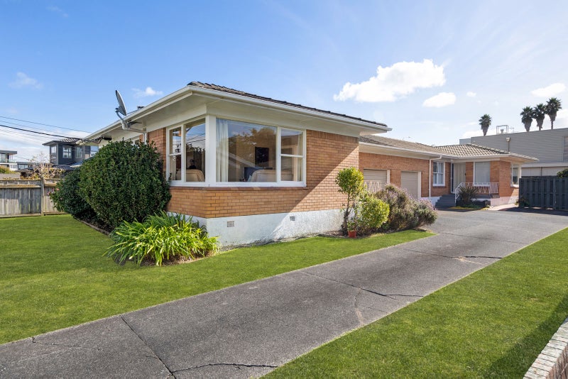 1/25 Lomond Street, Takapuna, Auckland - Carousel 2