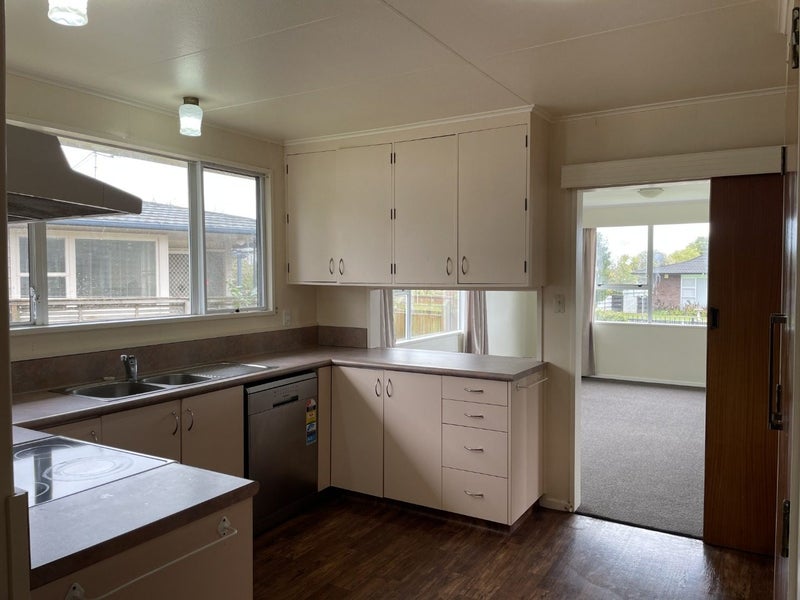 38 Somerset Crescent, Highbury, Palmerston North - Carousel 2
