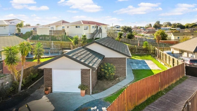 45 Robert Ross Place, Clendon Park, Auckland - Carousel 1