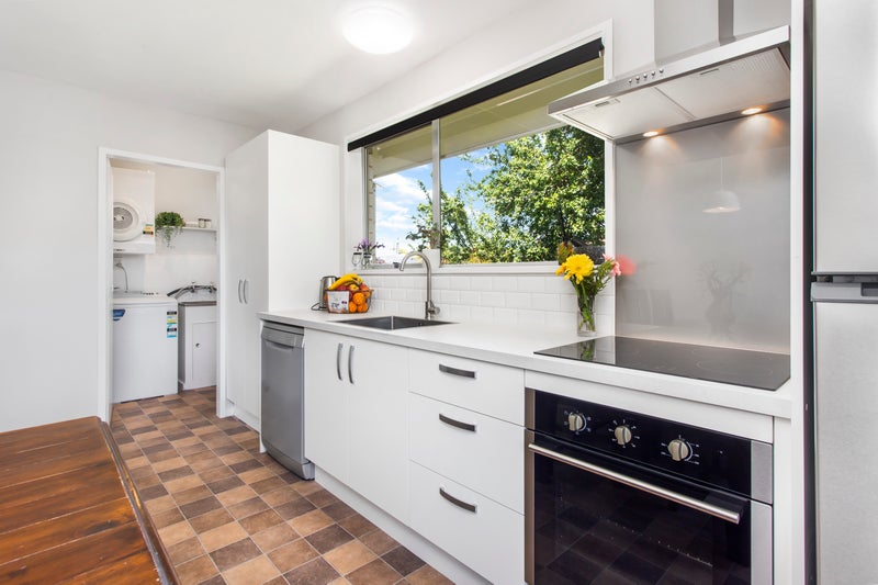 1/4 Glenys Place, Broomfield, Christchurch - Carousel 2