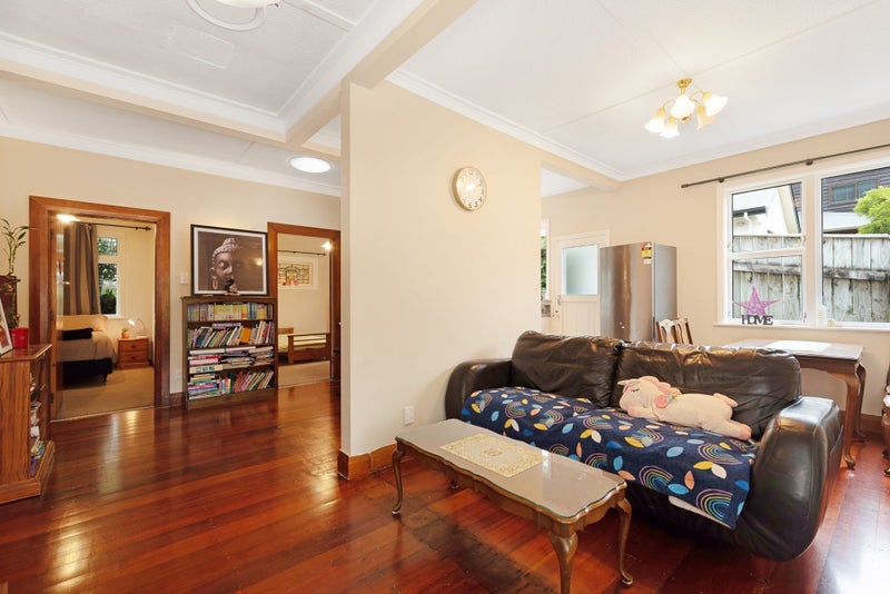 2/30 Ottawa Road, Ngaio, Wellington - Carousel 2