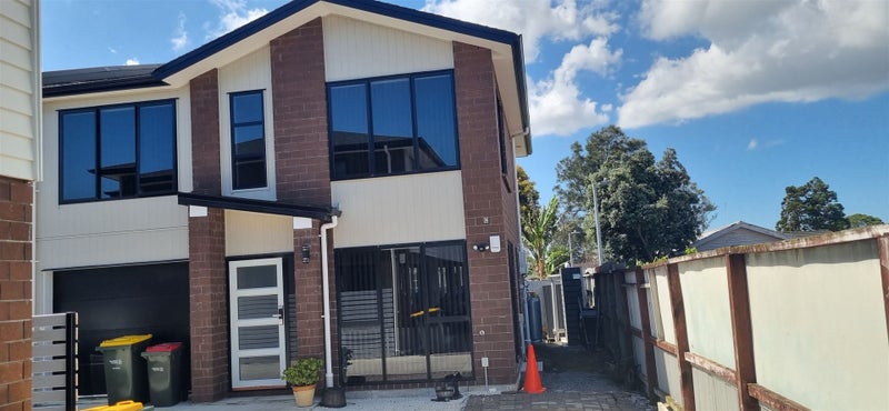 715C Massey Road, Mangere, Auckland - Carousel 1