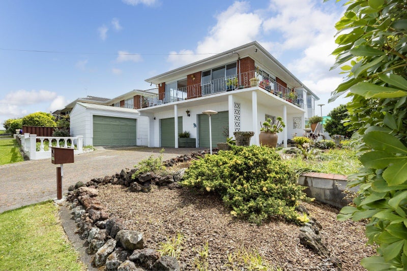 174 Royal Road, Massey, Auckland - Carousel 1