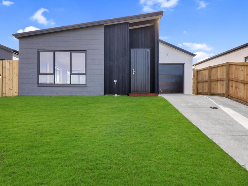 32 Tiro Place, Rototuna North, Hamilton - Carousel 1