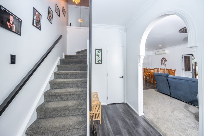 66 Chedworth Avenue, Chedworth, Hamilton - Carousel 2