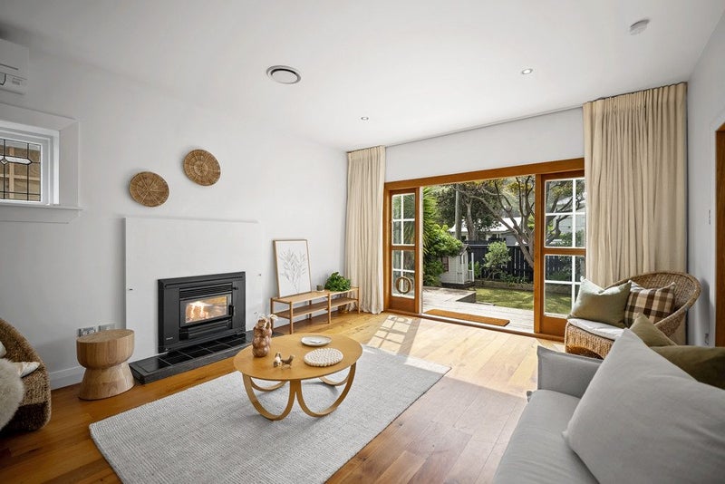 1/21 Clark Street, Sumner, Christchurch - Carousel 1