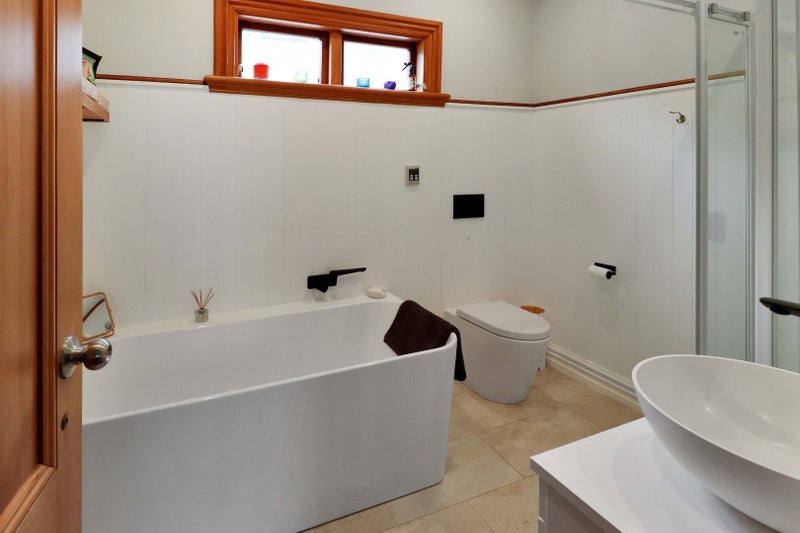 416 Jackson Street, Petone, Lower Hutt - Carousel 13