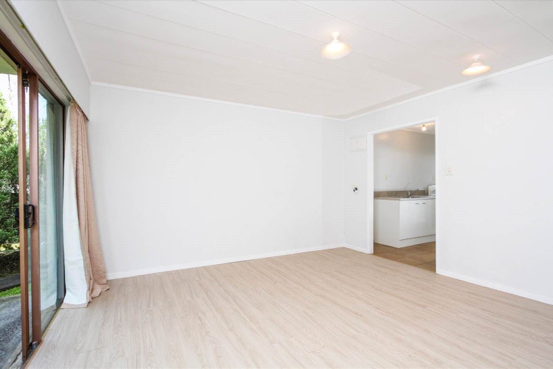 10/31 Blease Street, New Lynn, Auckland - Carousel 10