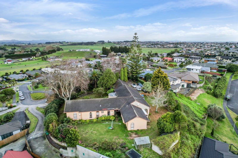 17 Palm Grove Drive, Western Heights, Hamilton - Carousel 1