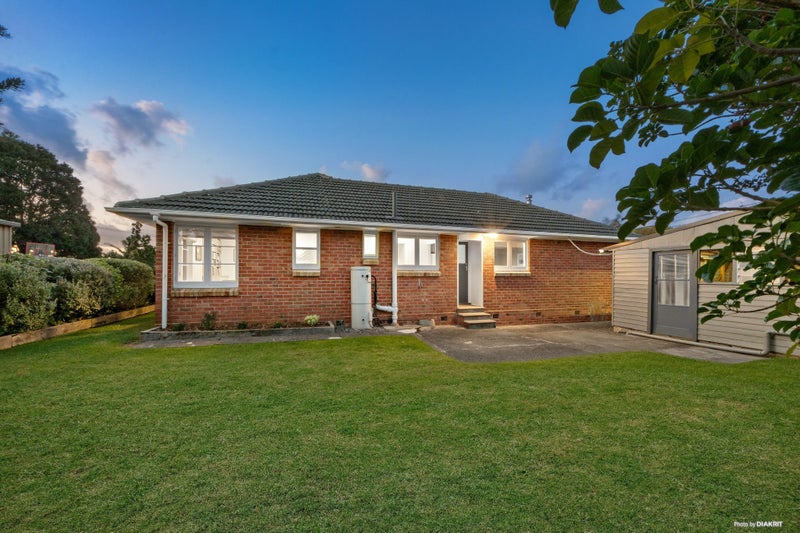 15A Ward Crescent, Te Atatu Peninsula, Auckland - Carousel 2