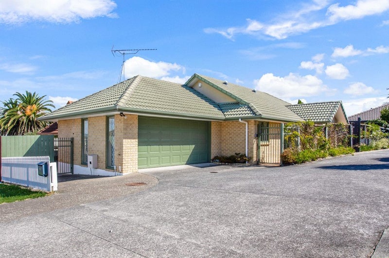 15 Stratford Road, Manurewa, Auckland - Carousel 1
