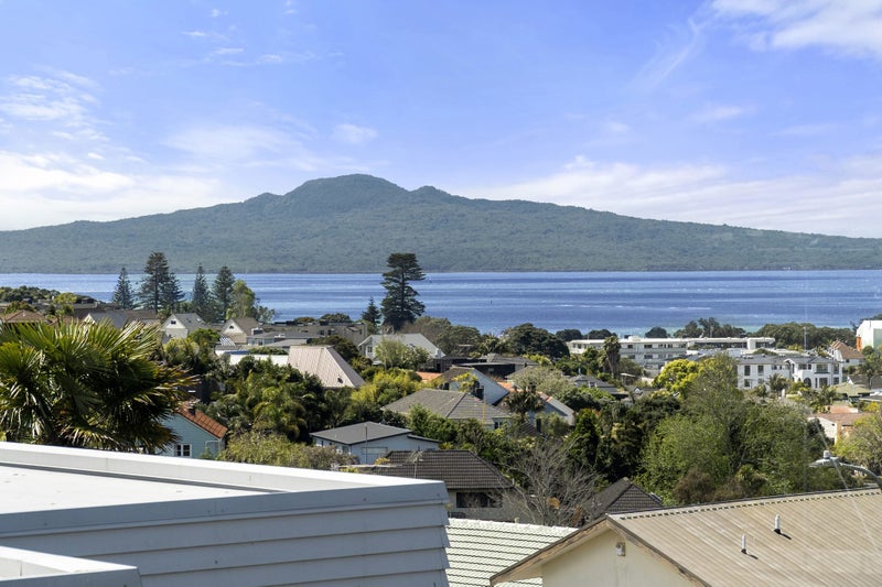 88A Kurahaupo Street, Orakei, Auckland - Carousel 2