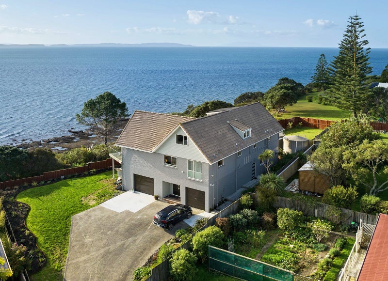 74 Pacific Parade, Army Bay, Whangaparaoa - Carousel 1