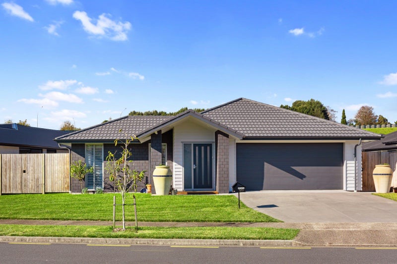 120 Whakaturou Crescent, Pyes Pa, Tauranga - Carousel 1