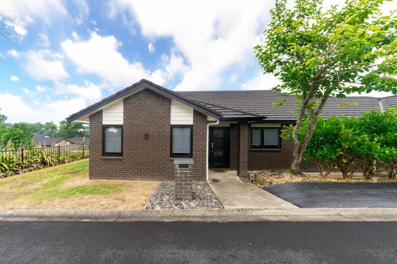 25 Cabourne Drive, Glenview, Hamilton - Carousel 1