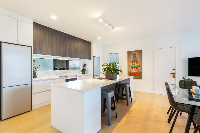 1 The Bays Rise, Murrays Bay, Auckland - Carousel 2