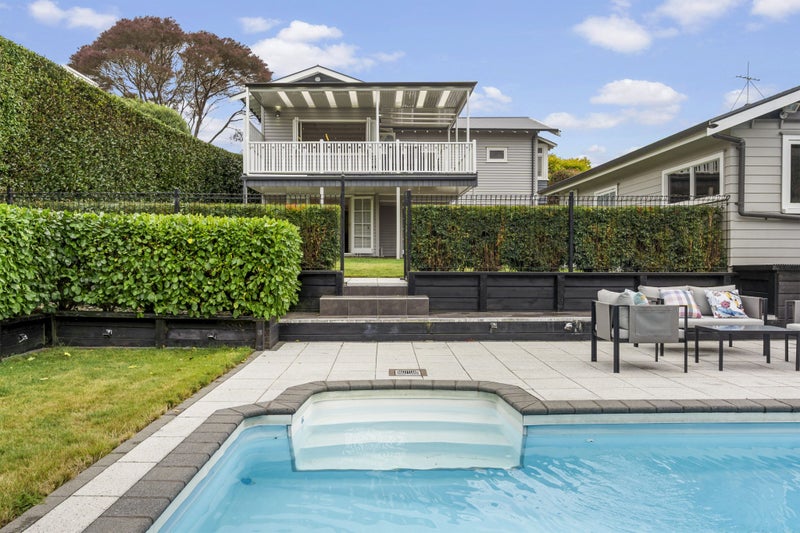 12 Fairholme Avenue, Epsom, Auckland - Carousel 1