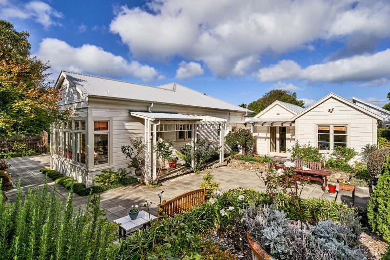 6 Ngaio Gorge Road, Ngaio, Wellington - Carousel 1