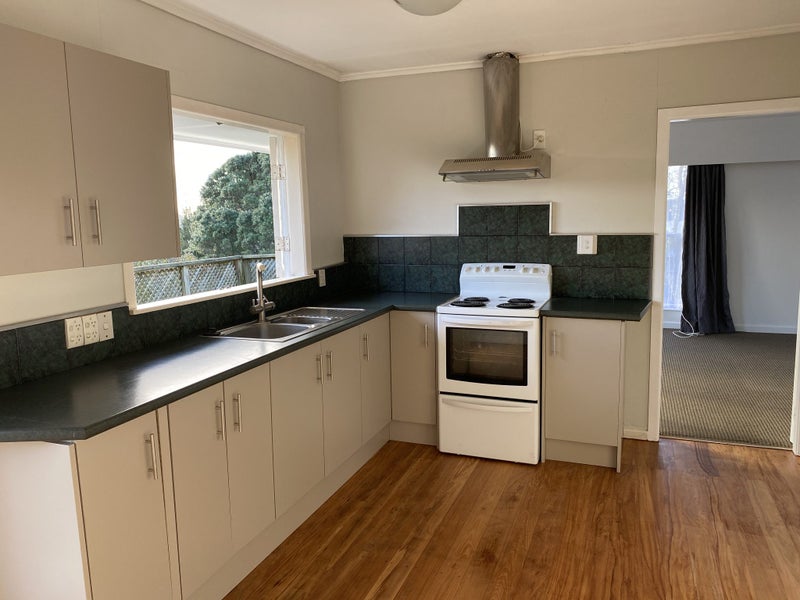 52 Carlton Street, Hillsborough, Auckland - Carousel 1