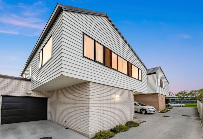 37B Eastview Road, Glen Innes, Auckland - Carousel 1
