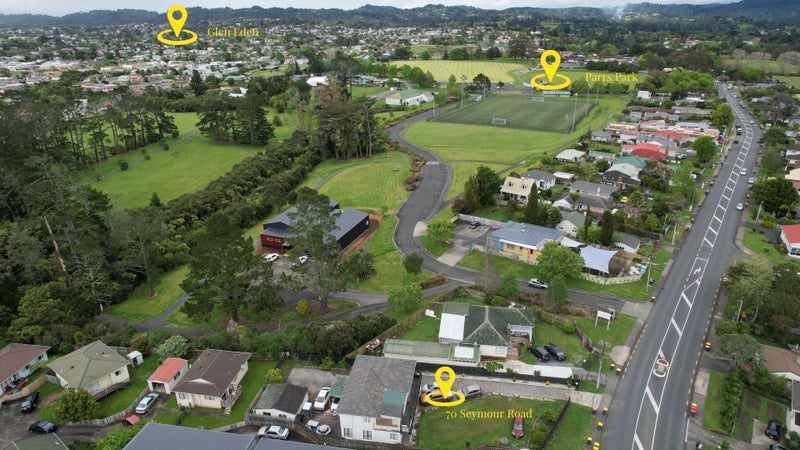 70 Seymour Road, Sunnyvale, Auckland - Carousel 3