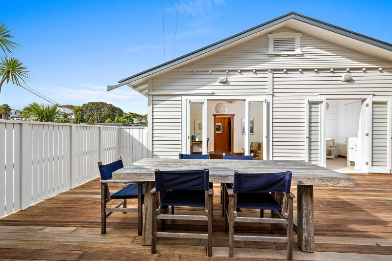 19B Larchwood Avenue, Westmere, Auckland - Carousel 1