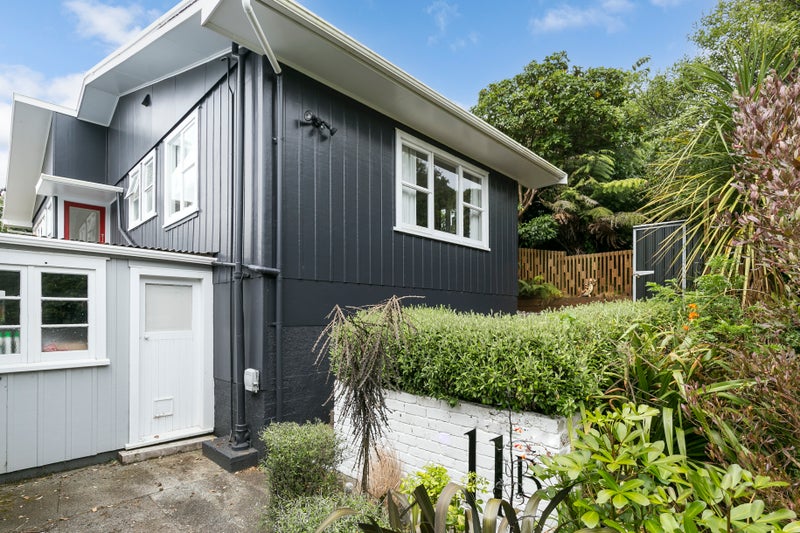 11B Surrey Street, Wilton, Wellington - Carousel 1