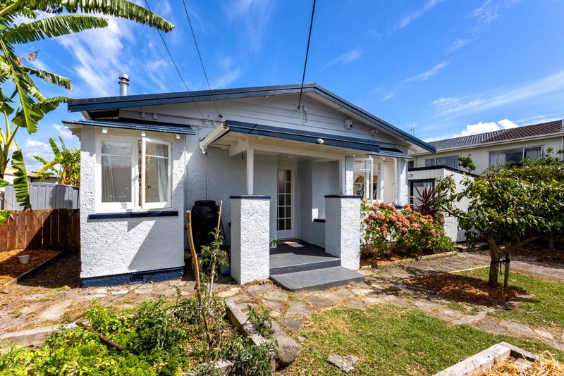 1/88 Lynwood Road, New Lynn, Auckland - Carousel 1