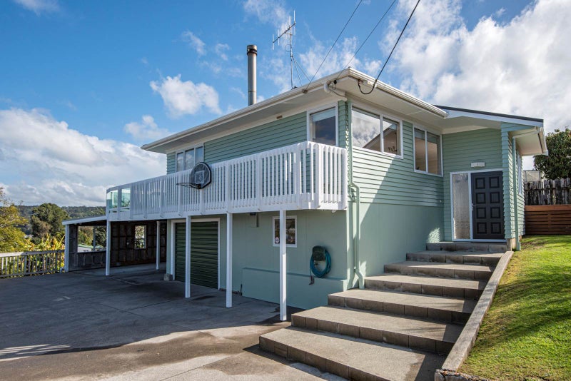 8 Manuka Place, Raumanga, Whangarei - Carousel 1