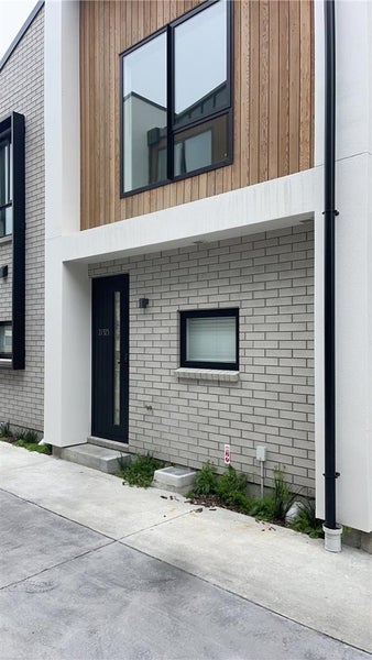 2/325 Lincoln Road, Addington, Christchurch - Carousel 1